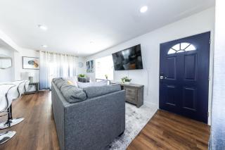 Luxury Villa with Hot Tub! Minutes to Beach & Bars - 2