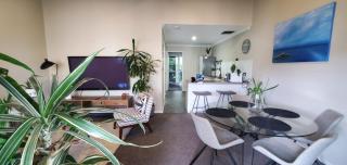 Coastal Sea Air 1bd Scarborough Beach! - Perth - 2
