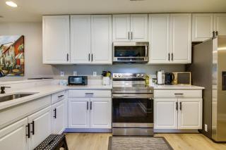 Charming Lewes Townhome with Sunroom 5 Mi to Beach! - Lewes - 9
