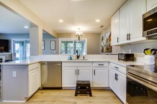 Charming Lewes Townhome with Sunroom 5 Mi to Beach! - Lewes - 5