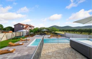 Awesome Home In Gorica - 4