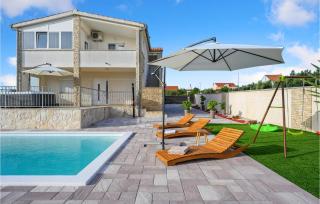 Awesome Home In Gorica - 1