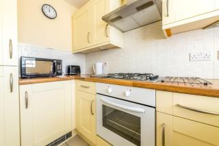 Luxury 3 Bed house, 8 people, with street parking! - 2