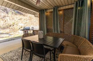 4 Seasons - Blowing Rock - 1