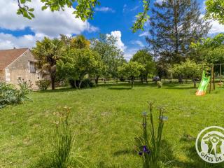 Gîte de groupe avec salle de jeux, jardin 4000m², proche forêt de Chandelais et Zoo de la Flèche - FR-1-622-56 - Baugé-en-Anjou - 2