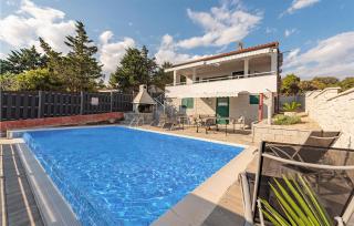 Lovely Home In Mandre With Kitchen - 7