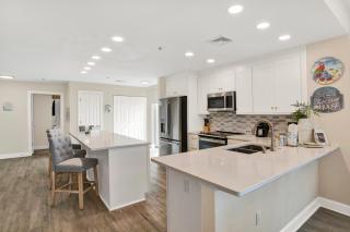 Emerald Dolphin #1610 - 2