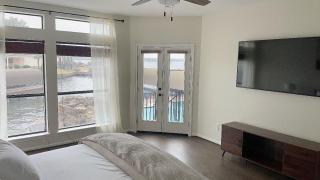 The Waterfront Villa - Montgomery - 3