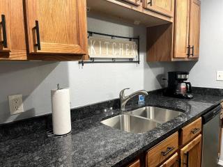 Luxury Modern Condo by the Lake - Succulent Way - Branson - 5