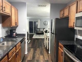 Luxury Modern Condo by the Lake - Succulent Way - Branson - 2