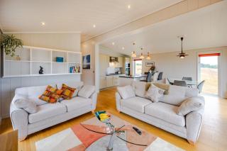Ingol Lodge 2 - 5