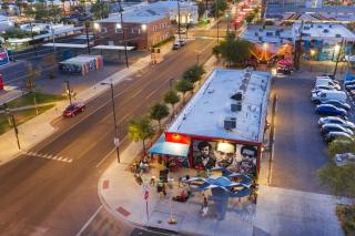Modern Contemporary Living in DTPH - Poolside. - Phoenix - 6