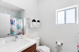 Modern Contemporary Living in DTPH - Poolside. - Phoenix - 4