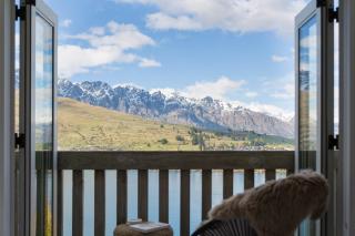 Lake & mountain view home in CBD - Queenstown - 4