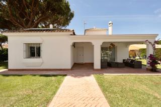 Villa Alemania Chalet Independiente con Piscina en Urbanización Roche Conil Cádiz Andalucía España - 5