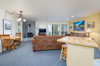 Falcons Nest (Downstairs) - Yosemite West - 9