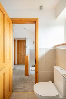 Double Room, Large TV, With Great Transport Links - Bolton - 5