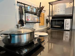 Mini-Me HUBS, Charm Suites & Pool in Old City - 3