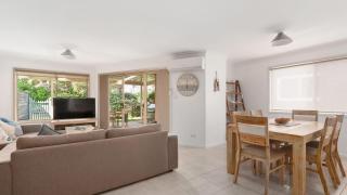 Walking Distance to Little Beach and Shoal Bay - Nelson Bay - 0
