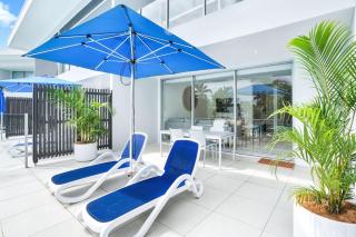 La Dolce Vita - Poolside Glamour - 6