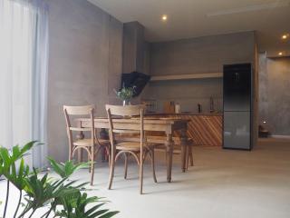 Sun-kissed villa - 4