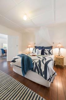 Selby Cottage - Intimate Waterfront Getaway - Marks Point - 5