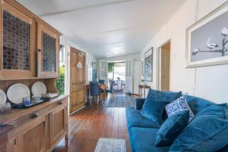 Selby Cottage - Intimate Waterfront Getaway - Marks Point - 2