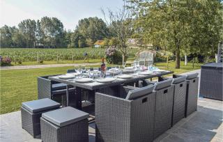 Gorgeous Home In St-Martin-Aux-Buneaux - Saint-Martin-aux-Buneaux - 2