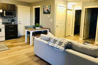 Olympic Views - Cozy Modern 2Br Suite - Victoria - 1