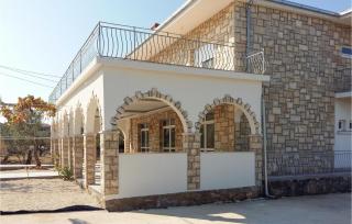 Stunning Apartment In Gornje Selo - 5