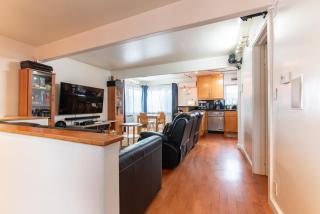 Newport Beach House 1 block from the beach FREE pickleball courts and 5 beach cruisers - Newport Beach - 6