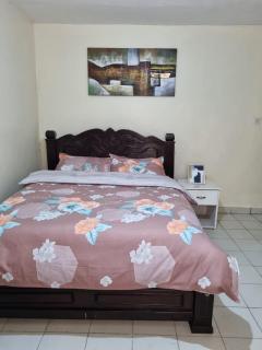 Lux Suites Donholm Family Bungalow - 9