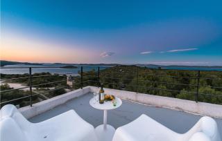 Amazing Home In Dragove - 9