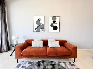 Brand New One Bedroom with Pool - Dubai - 2