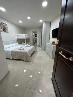 ChloeHouse - Nápoles - 0