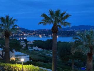 Superbe T2 44m2 - Grande terrasse Vue mer panoramique exceptionnelle Piscine - Parking - Bandol - 1