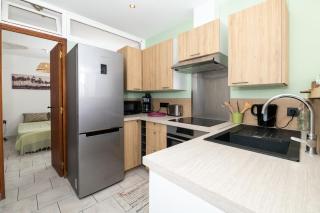 Emplacement idéal au cœur de Sanary sur le port vue mer - 5