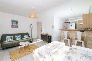 Emplacement idéal au cœur de Sanary sur le port vue mer - 4