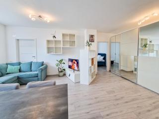 Mirvana Apartments Azur Skyview - 4