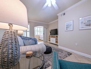 2 Bed-1 Bath With Sunroom, Private Pool And Beach Access! - 3
