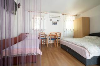 Studio Apartman Ema - Gornji Karin - 8