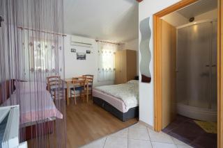 Studio Apartman Ema - Gornji Karin - 9