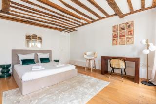 Typical flat in the old Paris - 4