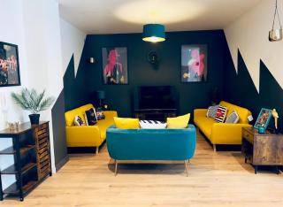 KVM - Lavish Style Apartment - Modern 2 Bedroom Apartment in Bayard FREE Parking - KVM Lavish Style Apartment by KVM Stays - 6