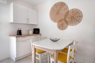 Incroyable emplacement à 110m de la plage - 2