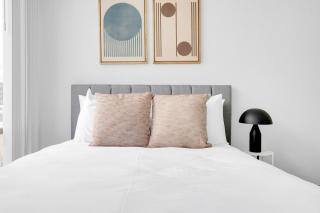 Edgewater Studio w Gym Deck Lounge nr L CHI-658 - Chicago - 1