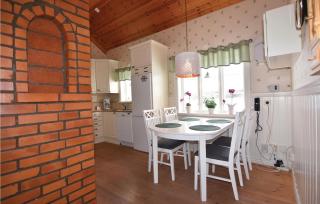 2 Bedroom Cozy Home In Lyrestad - 3