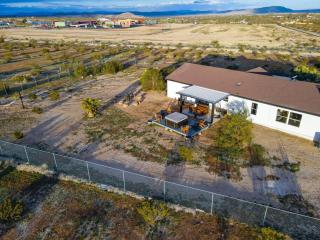 Ranch W/ Jacuzzi, Hammocks, & 360 Mountain Views - Joshua Tree - 5