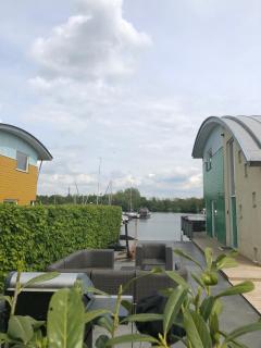 Luxe watervilla met eigen aanlegsteiger geschikt voor maximaal 6 personen in recreatiegebied de Gouden Ham in Maasbommel - 5