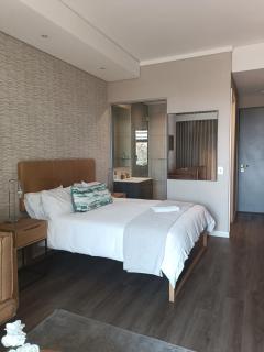 Menlyn Maine Trilogy Apartment 101 - 1